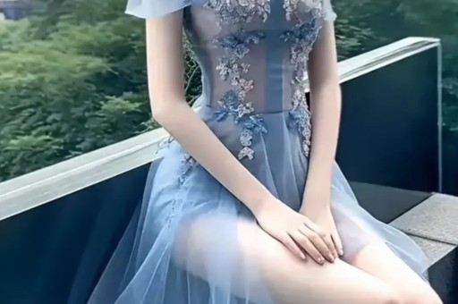 “心疼哥哥”火速破圈屠榜B站热门；新华社揭秘明星天价片酬四大洗钱招数；腾讯推出软件片多多；微博禁止在超话中集资 文娱周报
