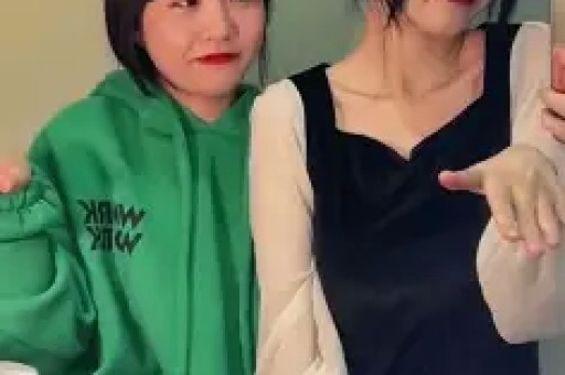 刘晓庆万岁山冷脸事件！明星与草根文化的尴尬碰撞！
