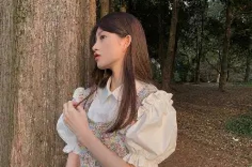 王鹤棣‘不舒服’风波：一句微博引发的网络热议与反思