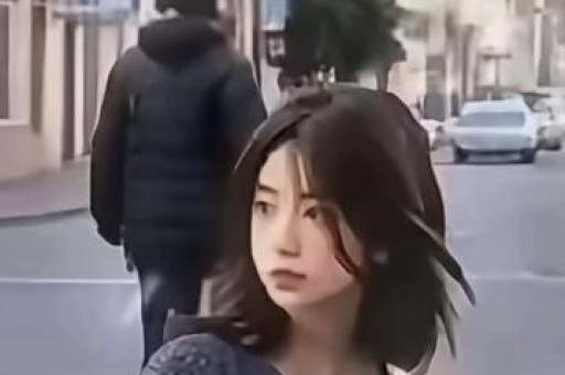 吴绮莉抖音开麦炸场！一句‘不做亲子鉴定’撕开26年沉默网友：原来最狠的放手是连证明都不屑