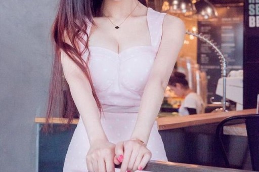娱乐头条：赵丽颖恋情传闻、朱晏负债600万、彭小苒恋情公开与任重二胎喜讯